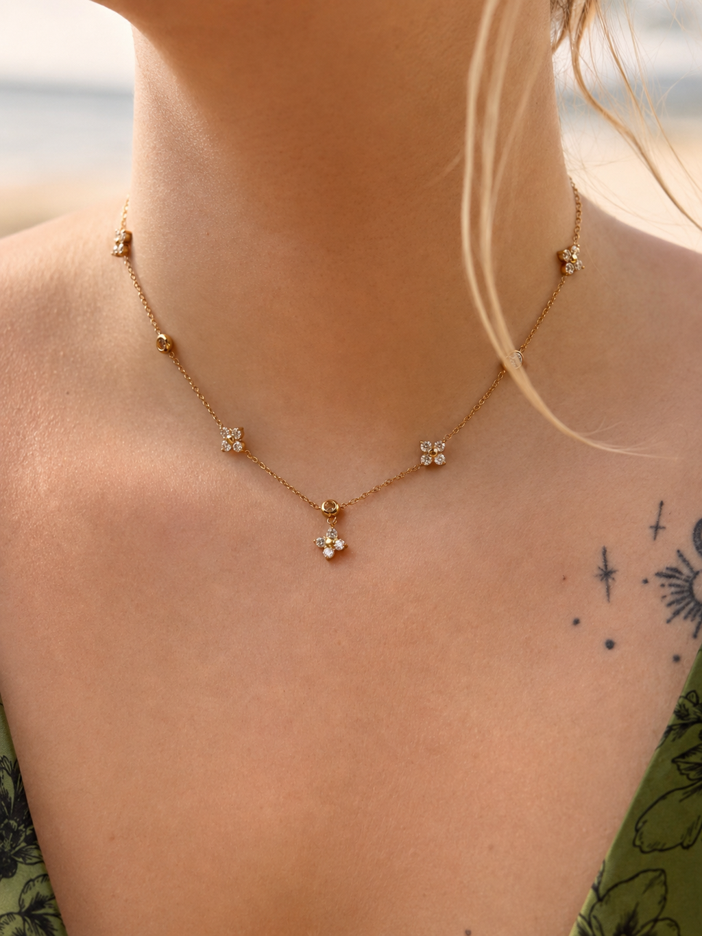 Collar Elara