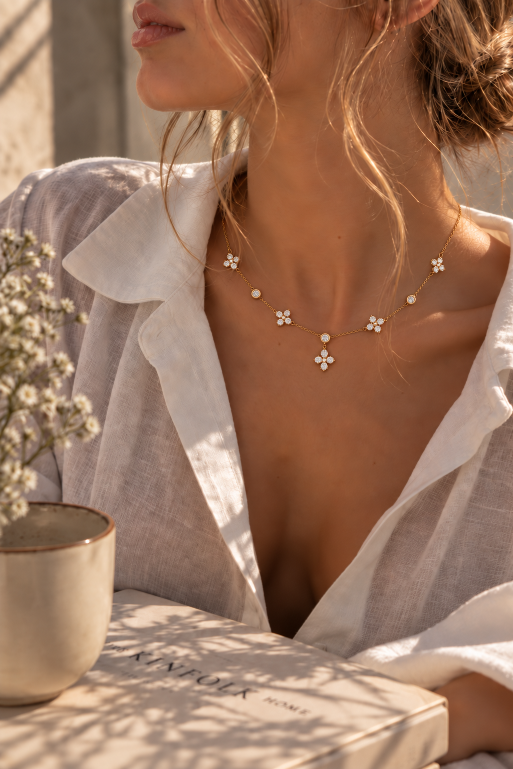 Collar Elara
